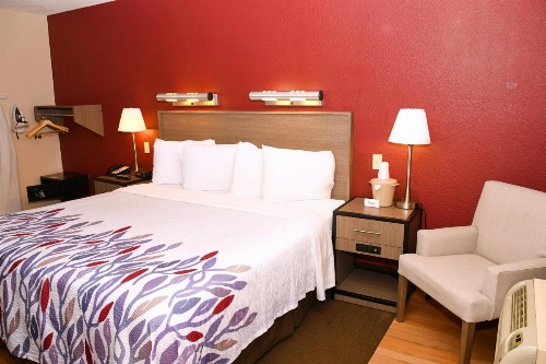 Red Roof Inn Richmond South image 24